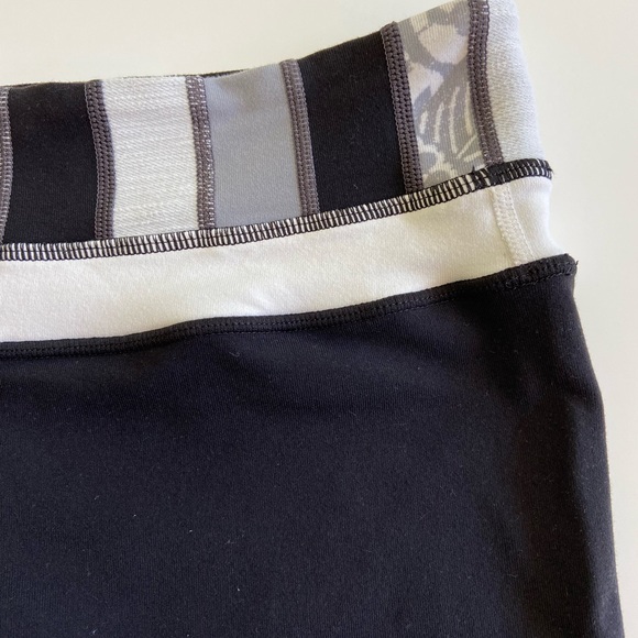 Lululemon Reverse Groove Shorts - Picture 3 of 7